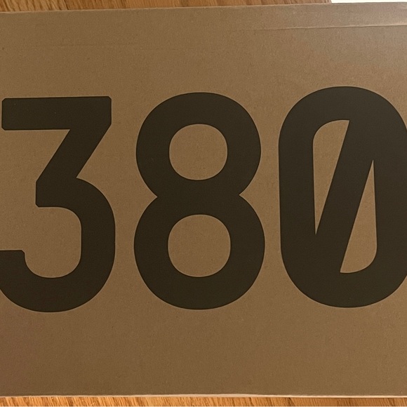 Hey. BNIB YEEZY 380 BOOST STONE SALT COLOUR-WAY BNIB! SIZE 12 MEN - Picture 2 of 5